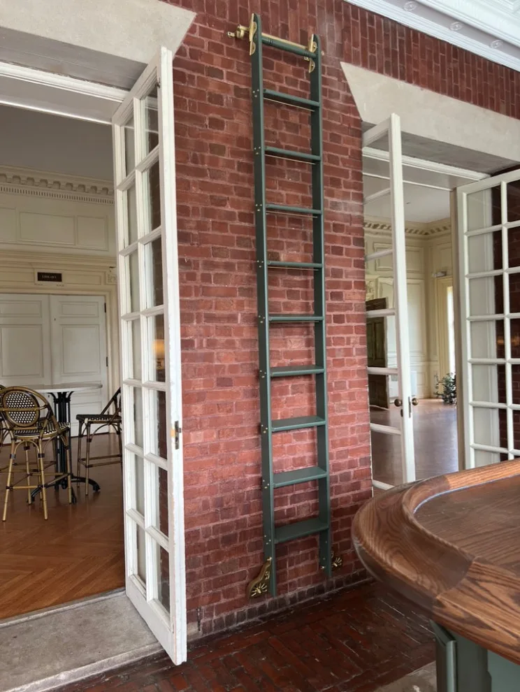 Allerton Mansion: Sunroom by Anne Carlson Designs - Photo 5