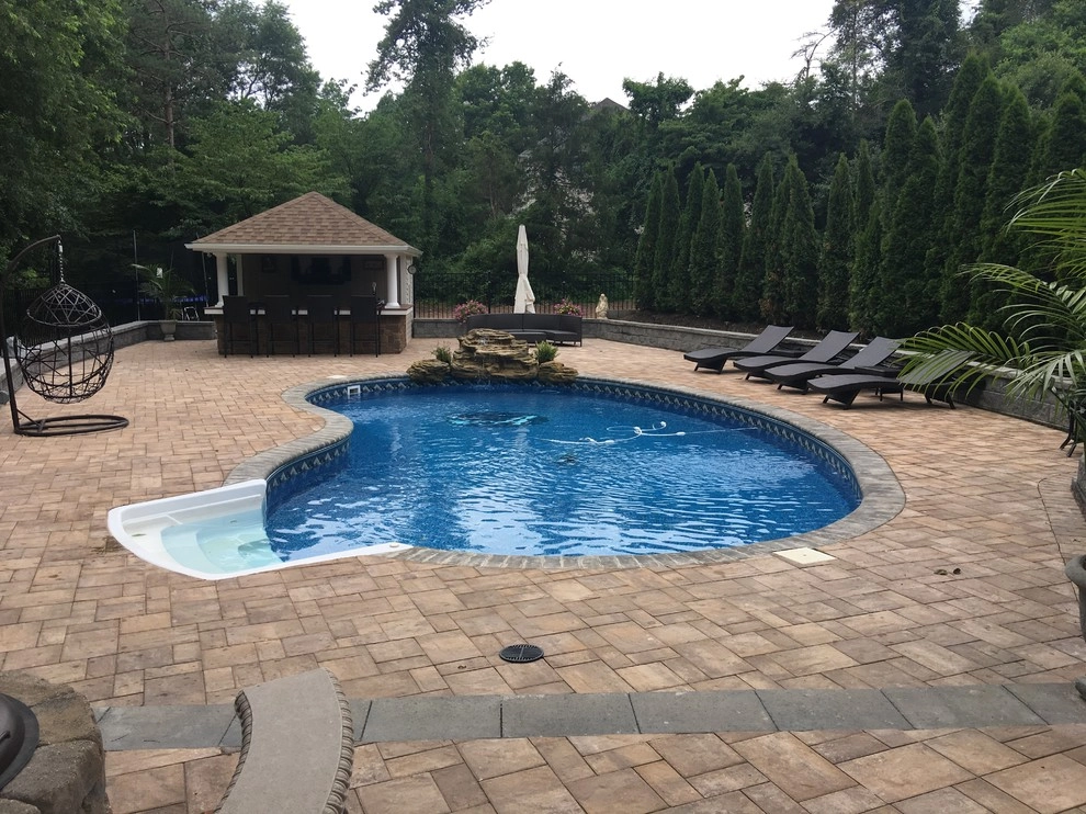 Traditional Lebanon Pool & Landscape by Green Acres Landscaping, Design, Irrigation & Con - Photo 7