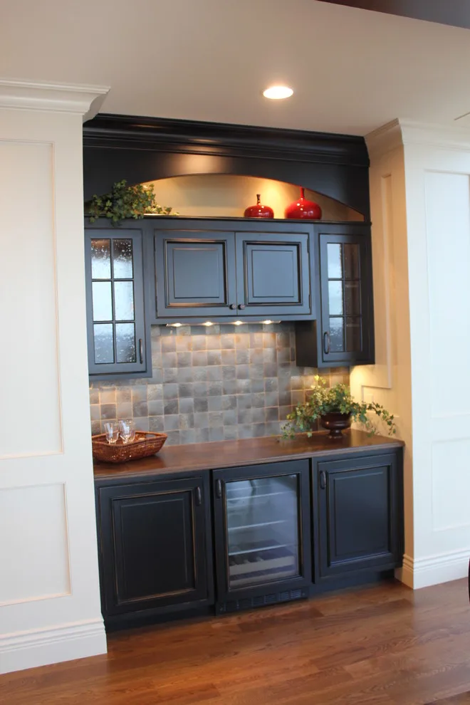 Laureate Penthouse by Gallery Interiors And Rockford Kitchen Design - Photo 3