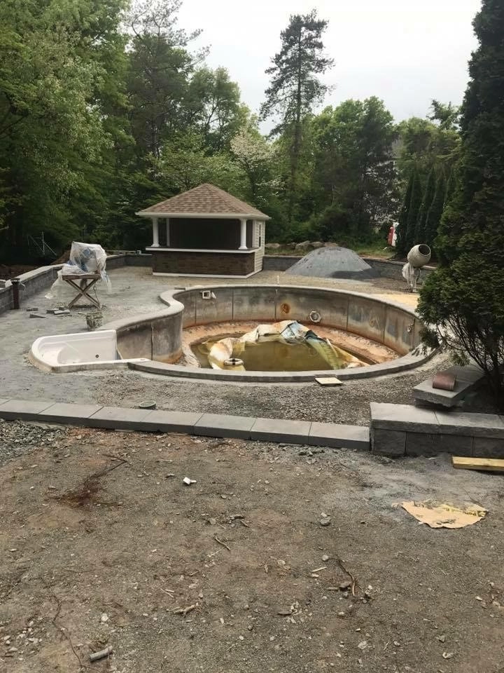 Traditional Lebanon Pool & Landscape by Green Acres Landscaping, Design, Irrigation & Con - Photo 6