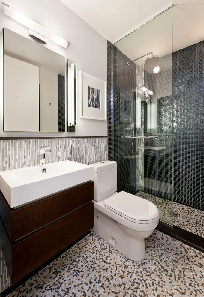 Bachelor Bathroom by Perianth Interior Design - Photo 4