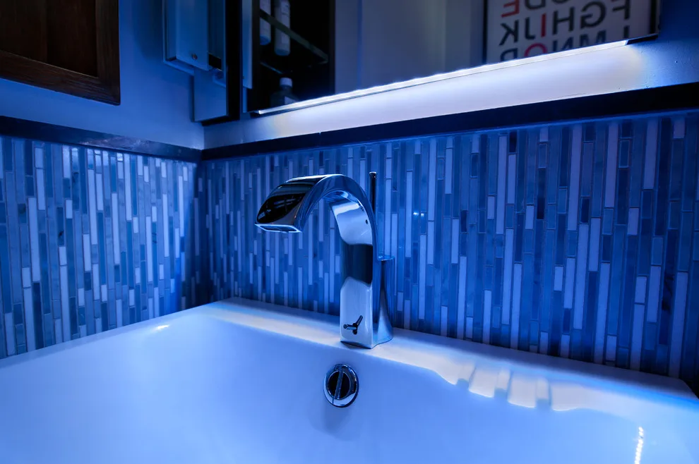 Bachelor Bathroom by Perianth Interior Design - Photo 2