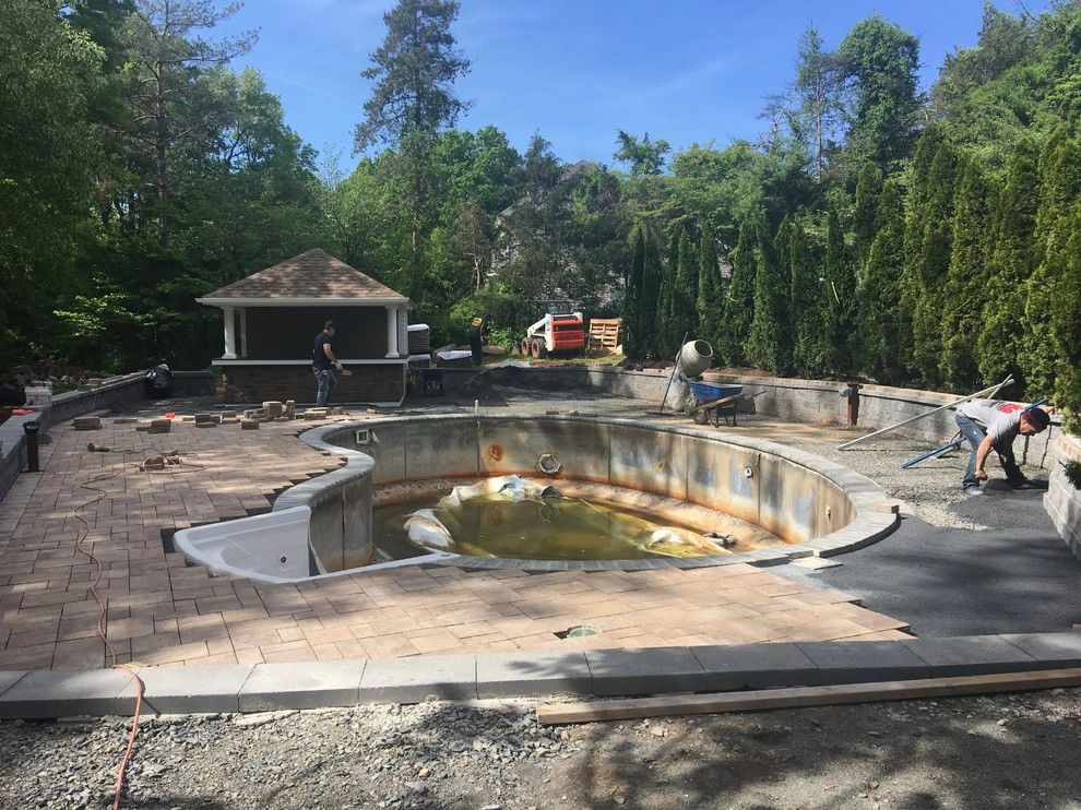 Traditional Lebanon Pool & Landscape by Green Acres Landscaping, Design, Irrigation & Con - Photo 3