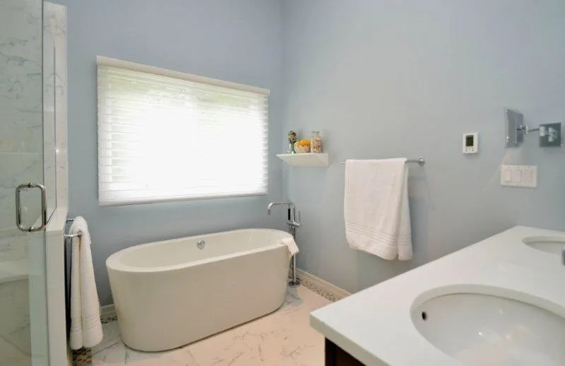 Restroom by Dream Windows & Interiors - Photo 11