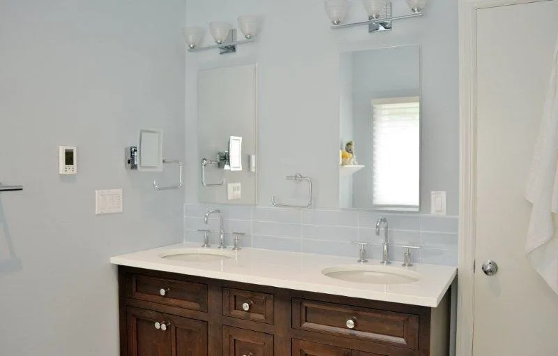 Restroom by Dream Windows & Interiors - Photo 17
