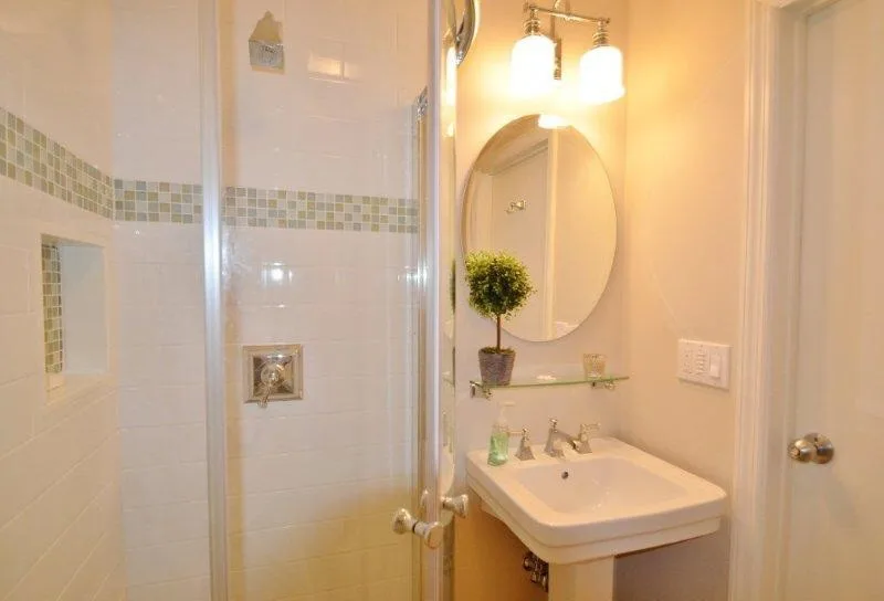 Restroom by Dream Windows & Interiors - Photo 14