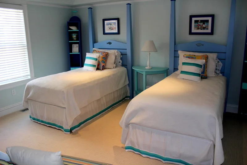 Coastal Retreat Bedrooms by Beach Dwellings - Photo 15