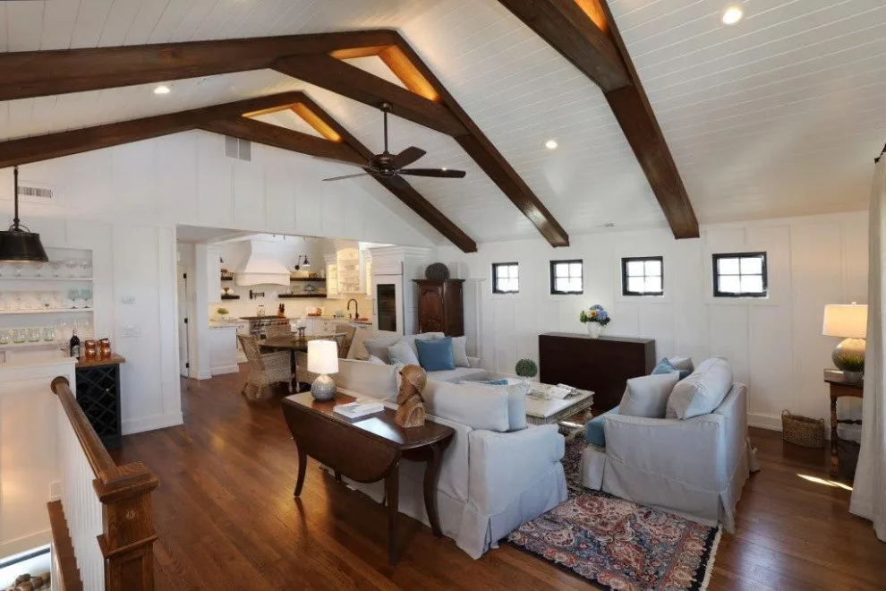 Coastal Homes' Living Spaces by Beach Dwellings - Photo 23
