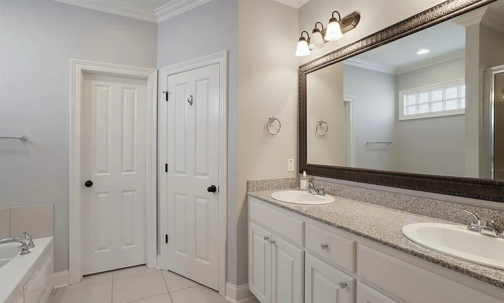 Stunning Kingsland Way Revamp by Interior Design Group - Photo 3