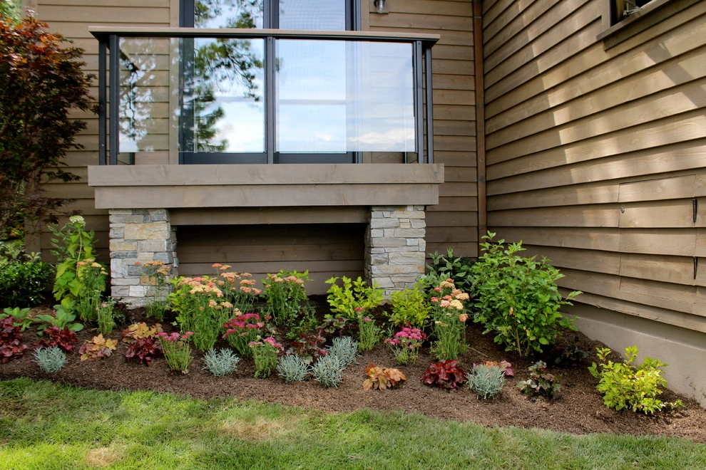 Lakefront Landscaping by Green Envy, Inc. - Photo 4