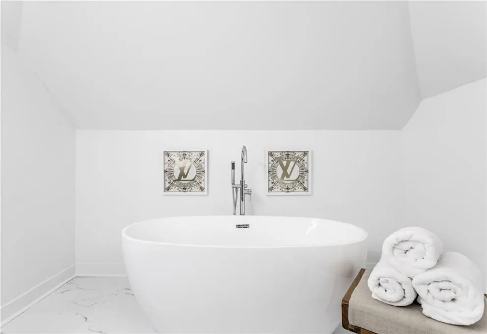 Oak Avenue by House Of Sleek - Photo 21
