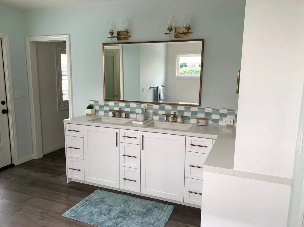 Sherman Oaks Main Bathroom by Johnson + Fernàndez Interior Design - Photo 2