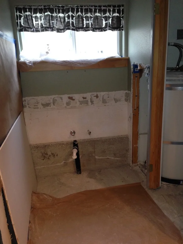 Compact Restroom by Jennifer Ryan Design - Photo 2