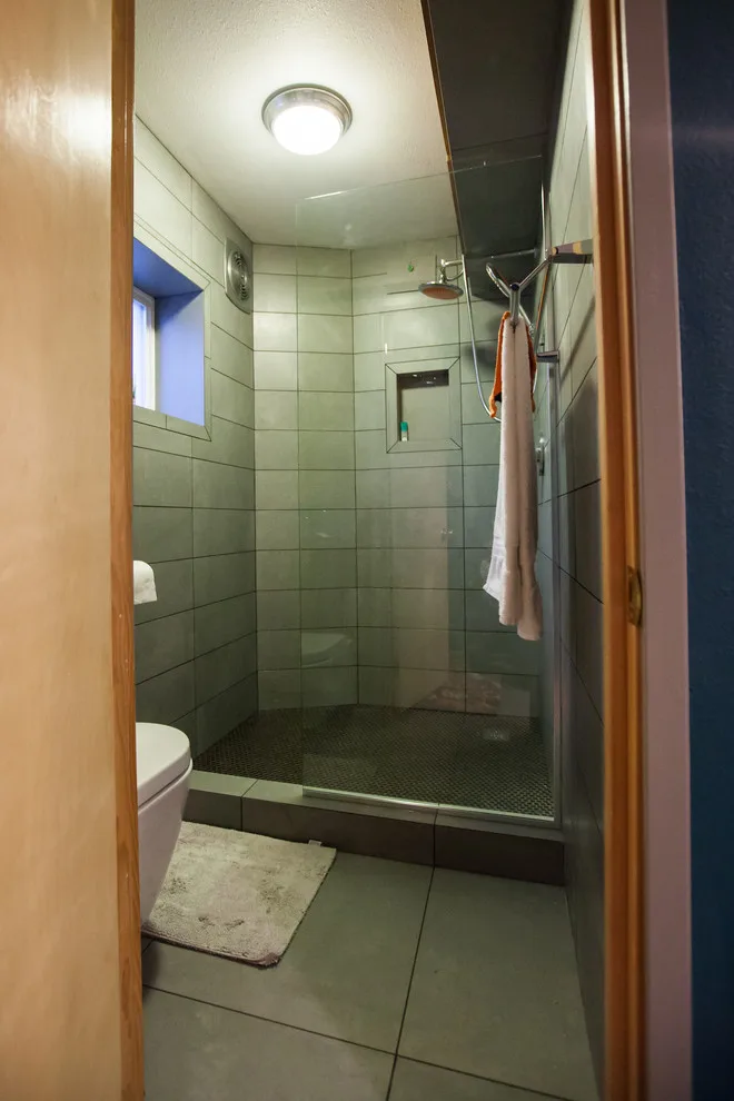 Compact Restroom by Jennifer Ryan Design - Photo 5