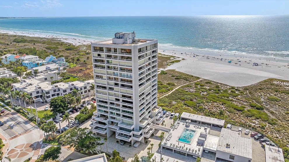 Siesta Key Florida Condominium by Melanie Nash Design - Photo 7