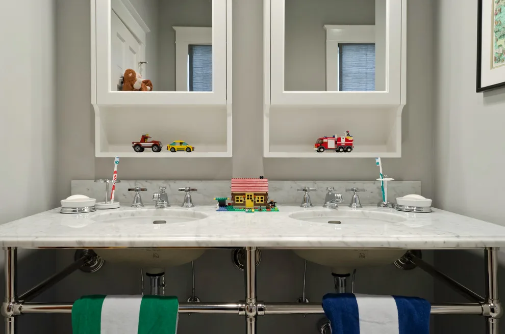 Monochrome Boys' Bath by Audrey Curl Interiors - Photo 2