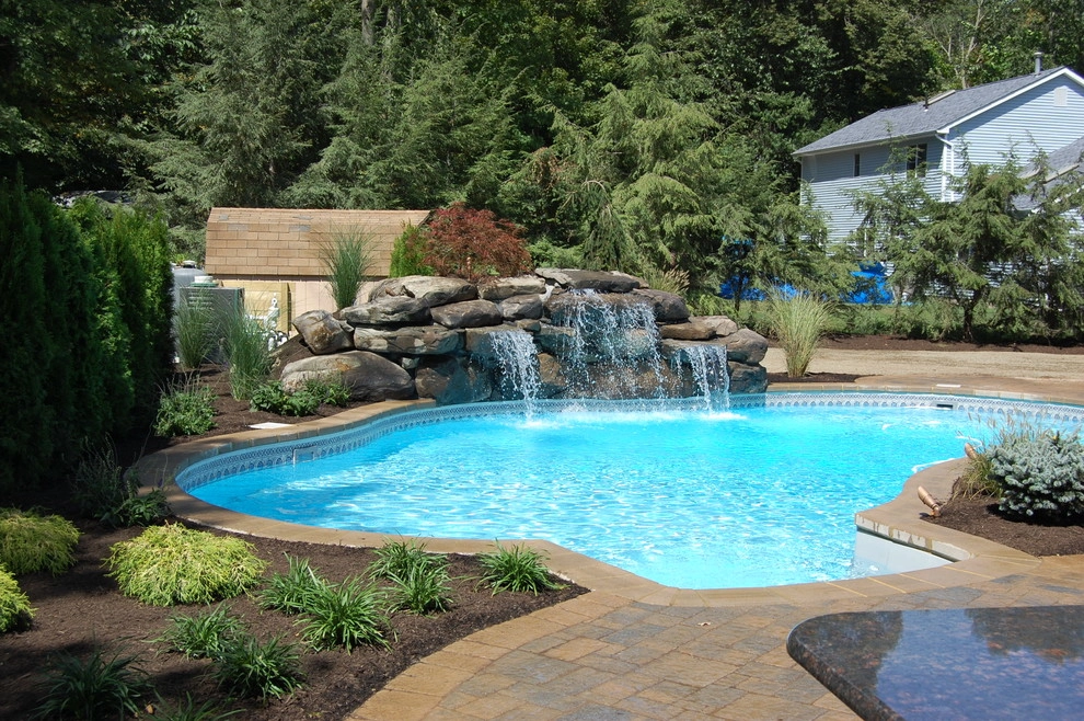 Swimming Pools by Green Meadows Landscaping Inc. - Photo 3
