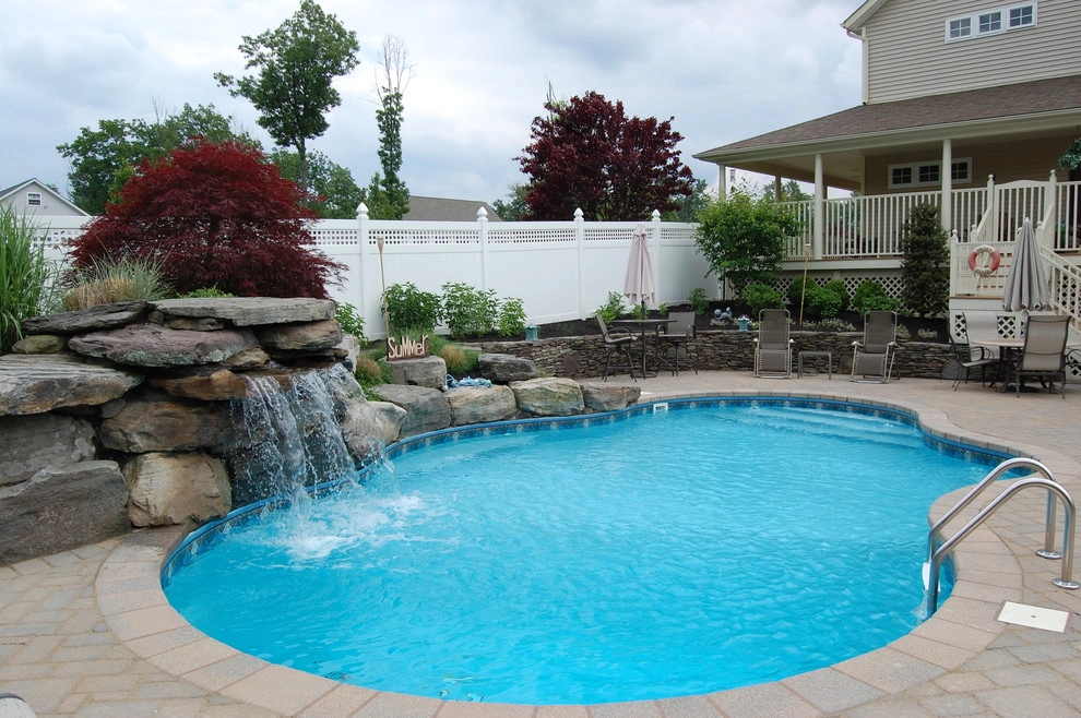 Swimming Pools by Green Meadows Landscaping Inc. - Photo 7