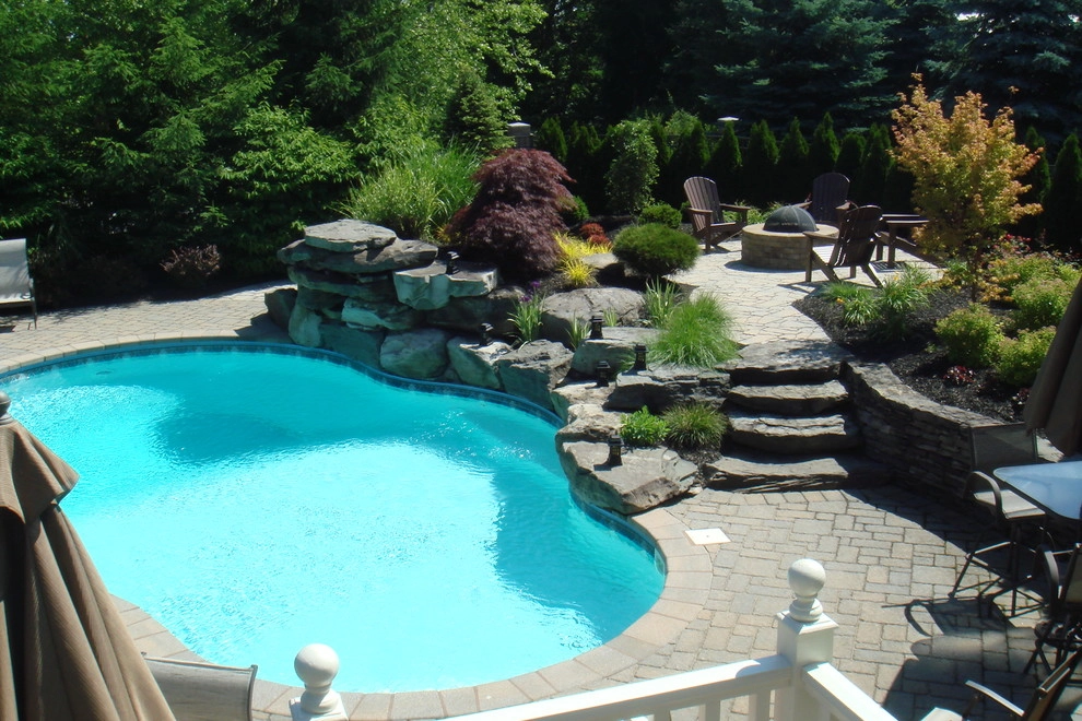 Swimming Pools by Green Meadows Landscaping Inc. - Photo 6