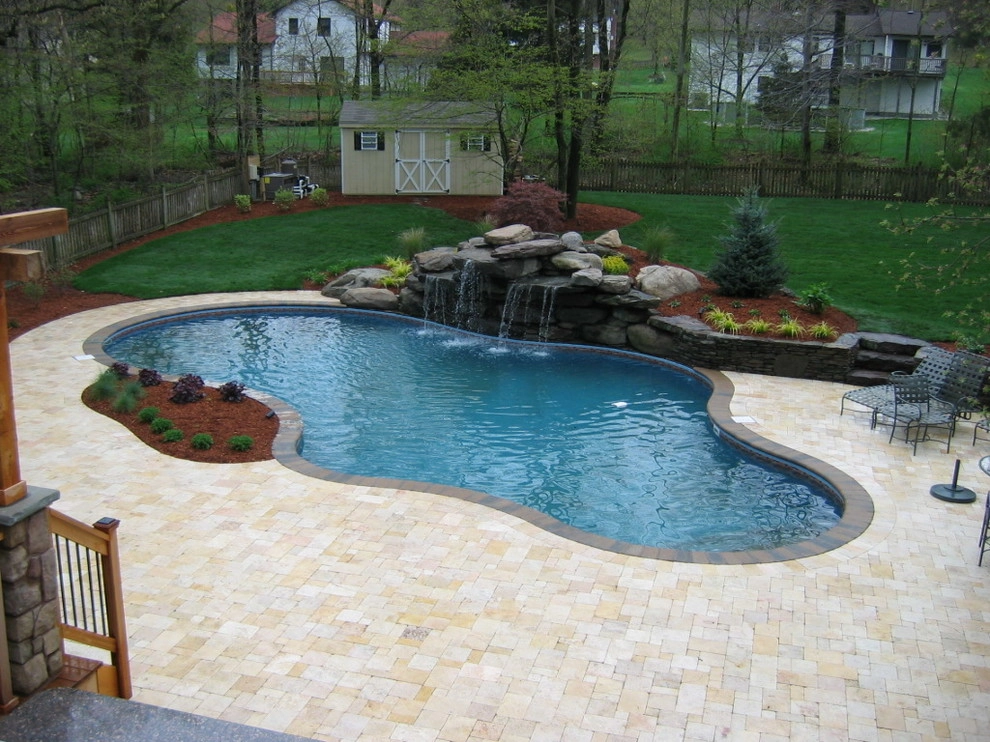Swimming Pools by Green Meadows Landscaping Inc. - Photo 4