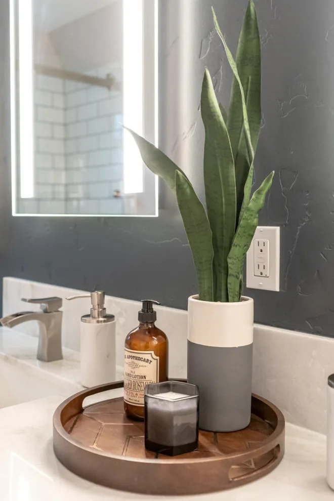 Midtown Bungalow Restroom by Sarah Blackbern Interiors - Photo 2