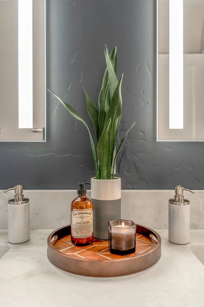 Midtown Bungalow Restroom by Sarah Blackbern Interiors - Photo 12