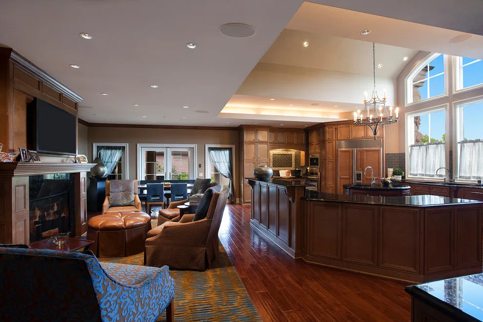 Chic Comfortable Residence by Ellen Pandorf Interior Design - Photo 3