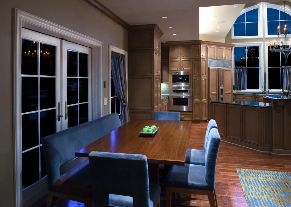 Chic Comfortable Residence by Ellen Pandorf Interior Design - Photo 10