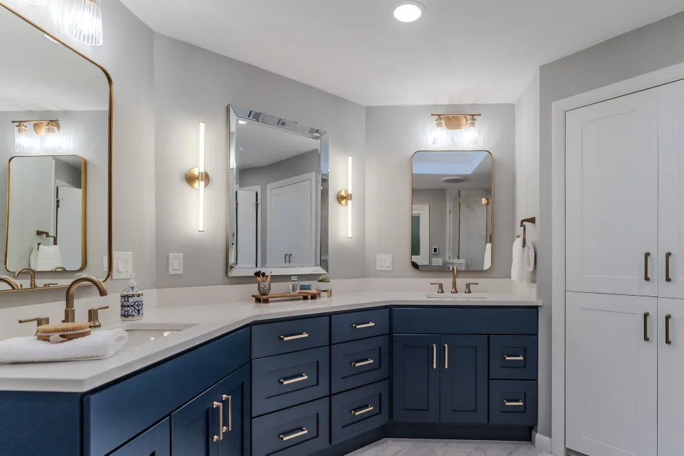Cheshire Primary Restroom by EDV Home Design - Photo 18