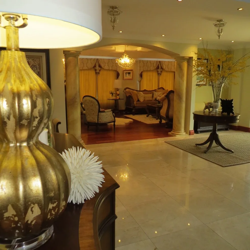 Traditional Elegant Living Space by Danaë Eustace-Zamora - Photo 10