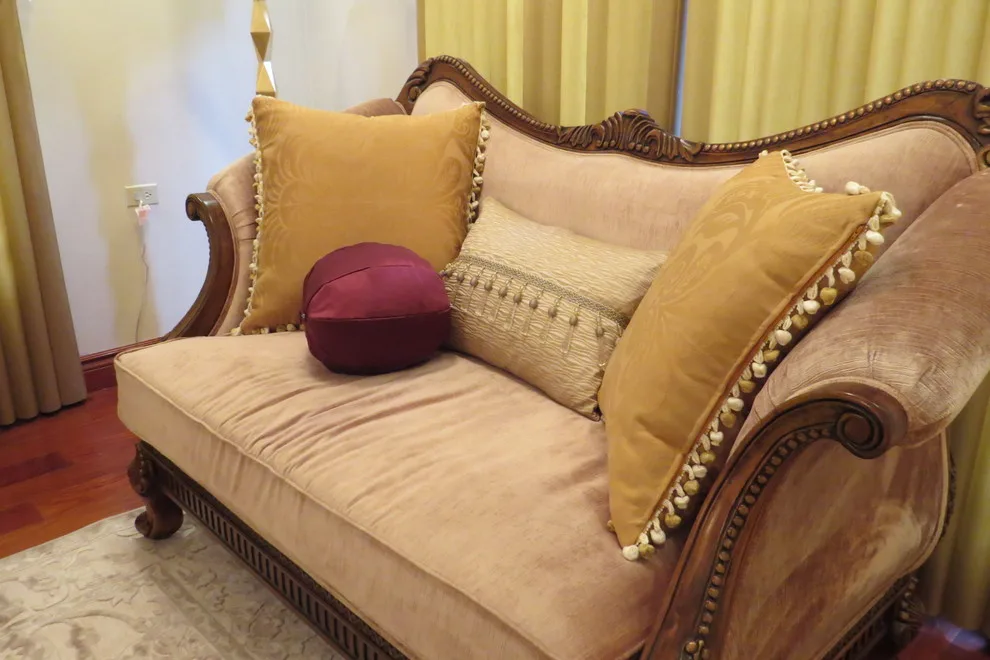 Traditional Elegant Living Space by Danaë Eustace-Zamora - Photo 18