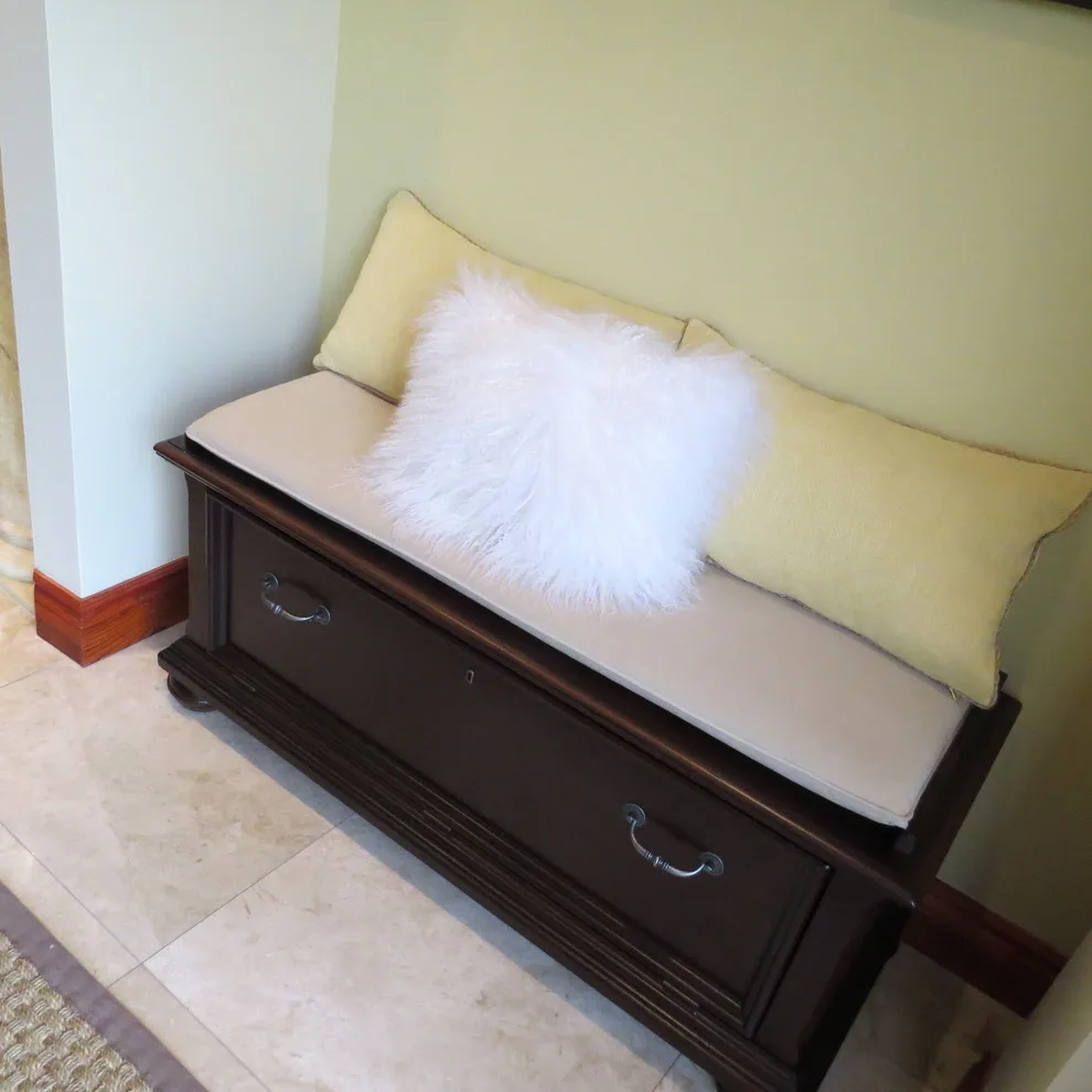 Traditional Elegant Living Space by Danaë Eustace-Zamora - Photo 15