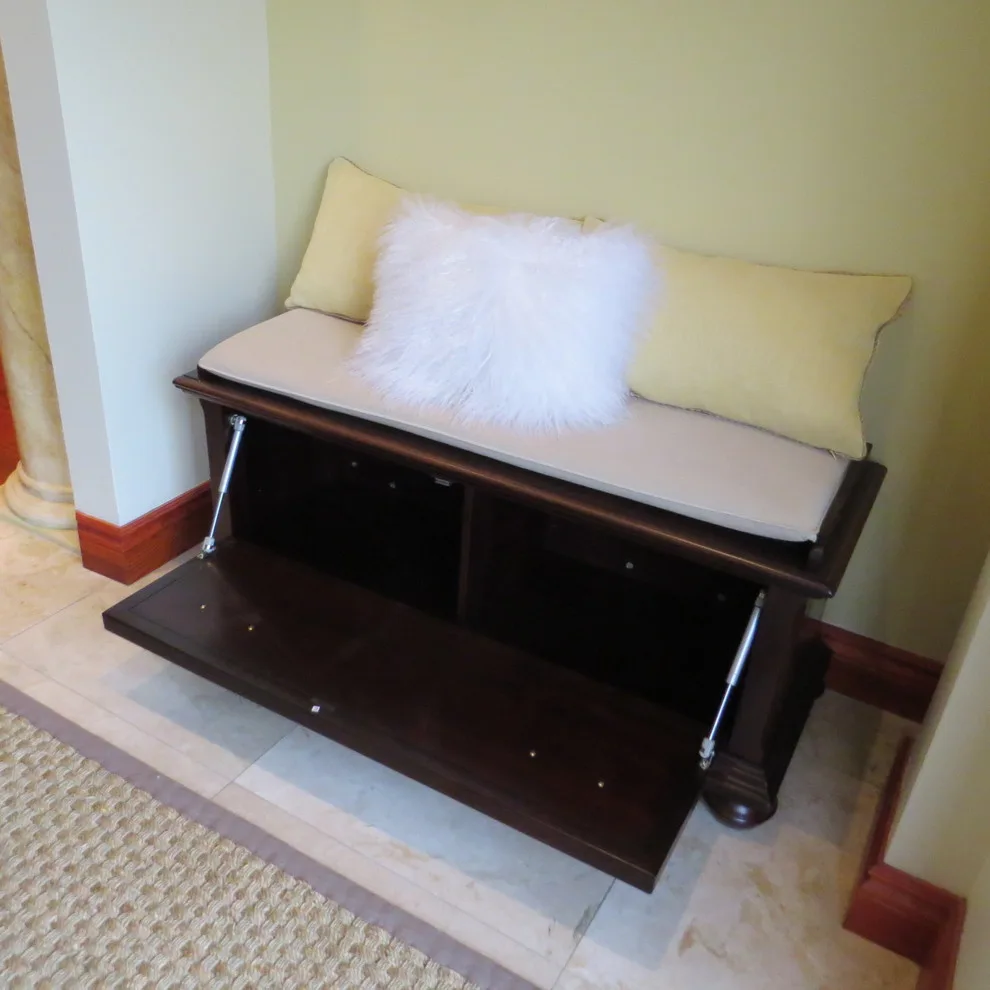 Traditional Elegant Living Space by Danaë Eustace-Zamora - Photo 2
