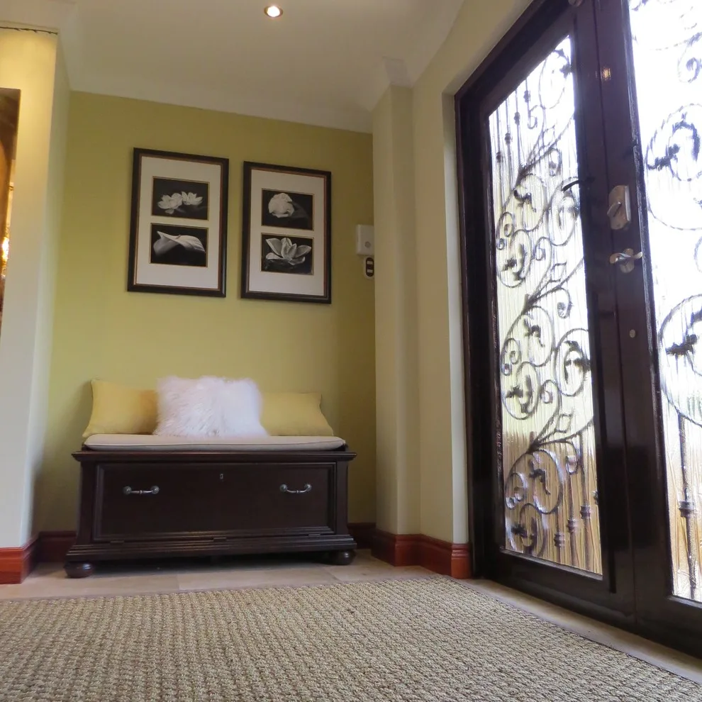 Traditional Elegant Living Space by Danaë Eustace-Zamora - Photo 20