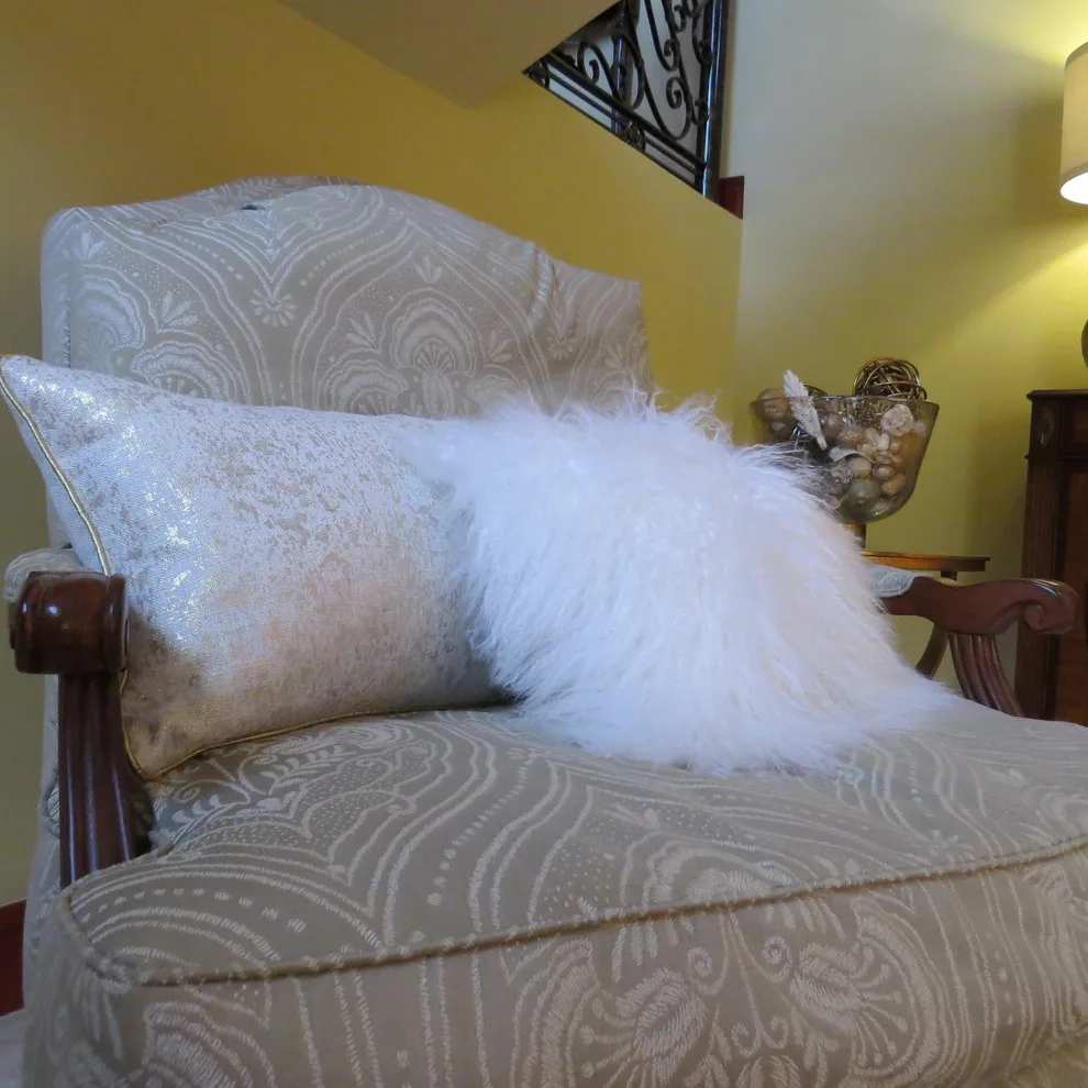 Traditional Elegant Living Space by Danaë Eustace-Zamora - Photo 5