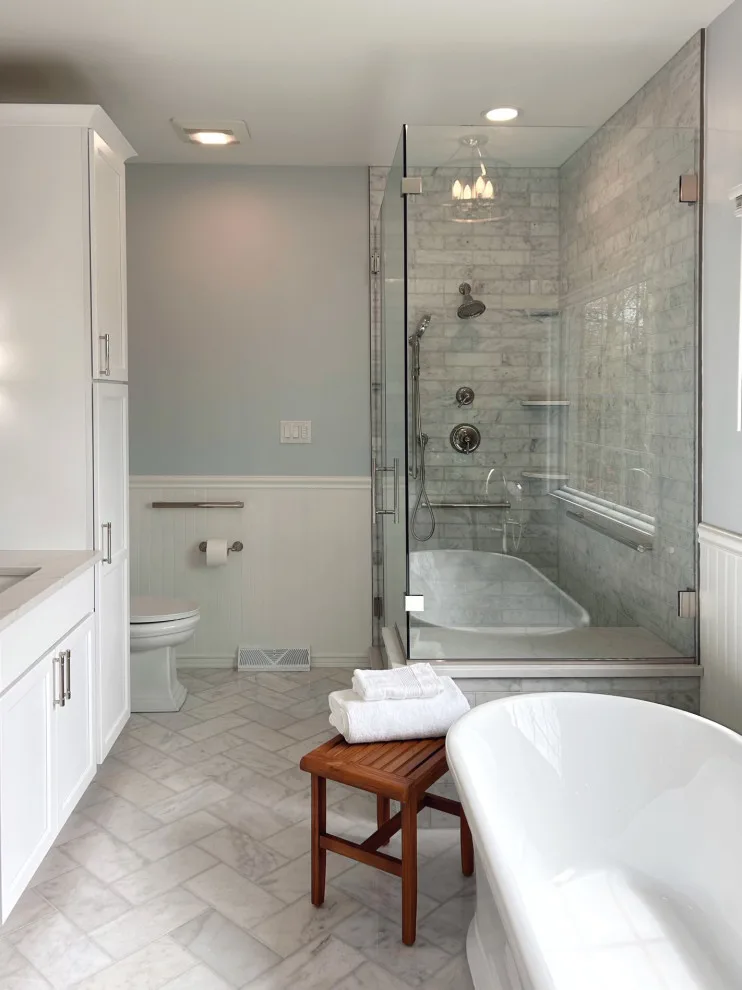 Fresh and Stylish Main Bathroom by DesignFive, LLC - Steve Shorthouse - Photo 2