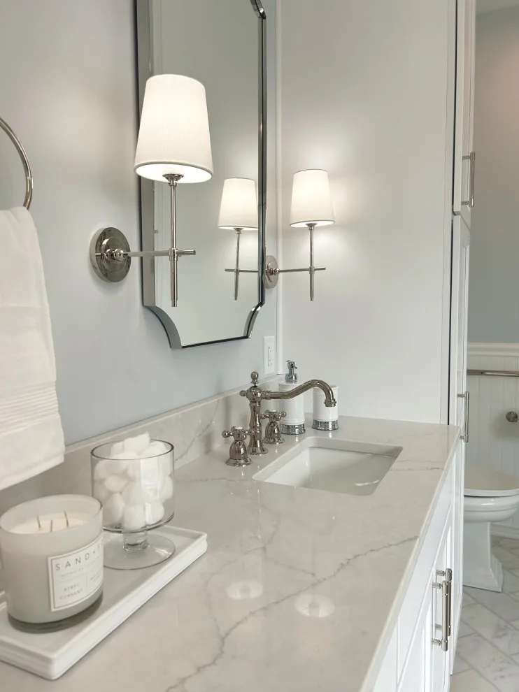Fresh and Stylish Main Bathroom by DesignFive, LLC - Steve Shorthouse - Photo 5