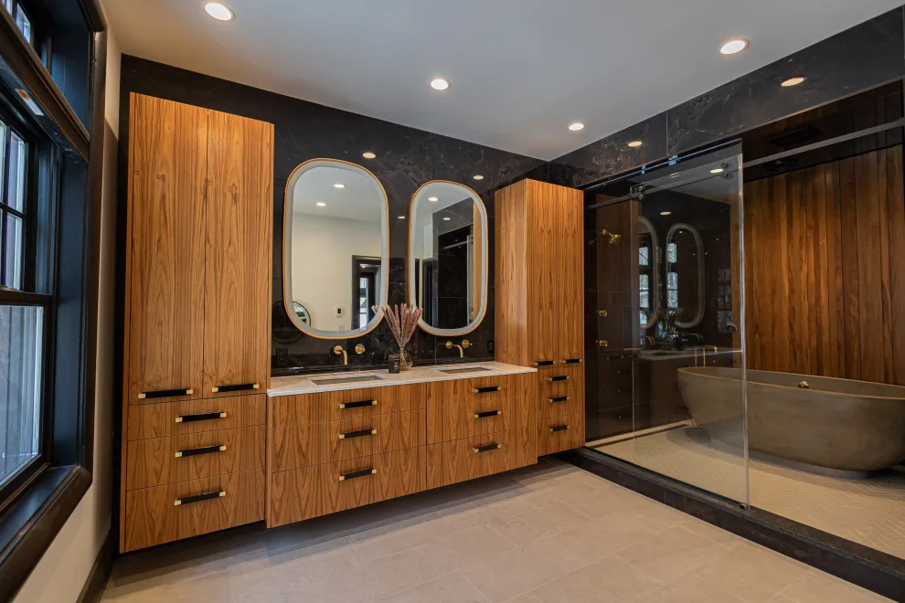 Modern Bathroom by Studio Saint Marie - Photo 5