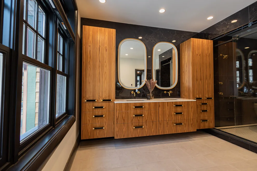 Modern Bathroom by Studio Saint Marie - Photo 7