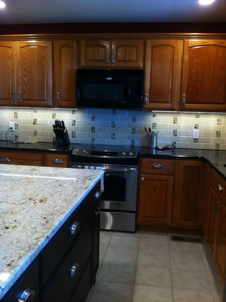 At Home Staging And Design - Photo 13