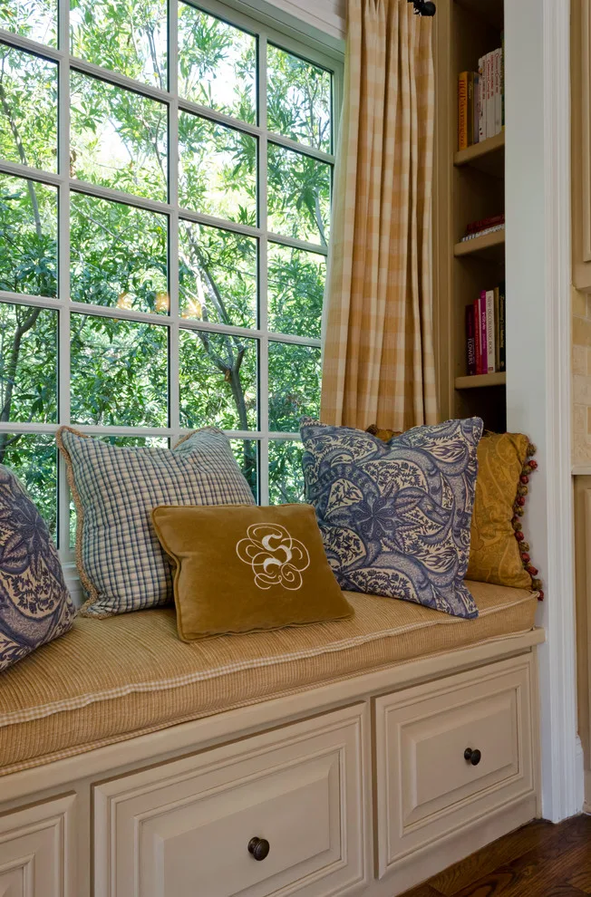 Audrey Curl Interiors - Photo 12