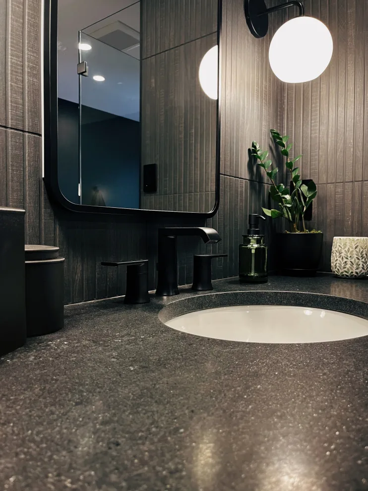 Luxurious and Spacious Main Bathroom by DesignFive, LLC - Steve Shorthouse - Photo 4