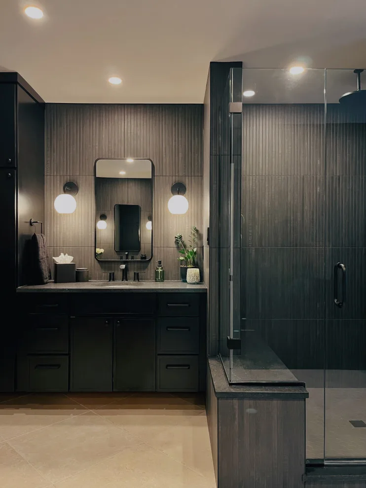 Luxurious and Spacious Main Bathroom by DesignFive, LLC - Steve Shorthouse - Photo 8