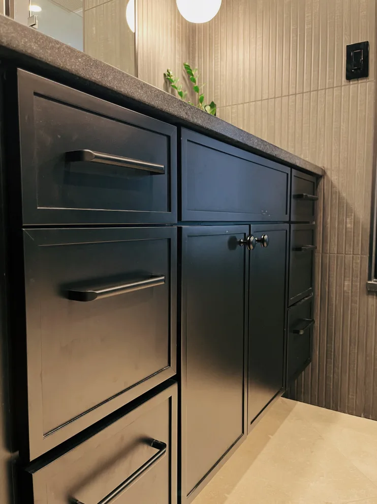 Luxurious and Spacious Main Bathroom by DesignFive, LLC - Steve Shorthouse - Photo 6