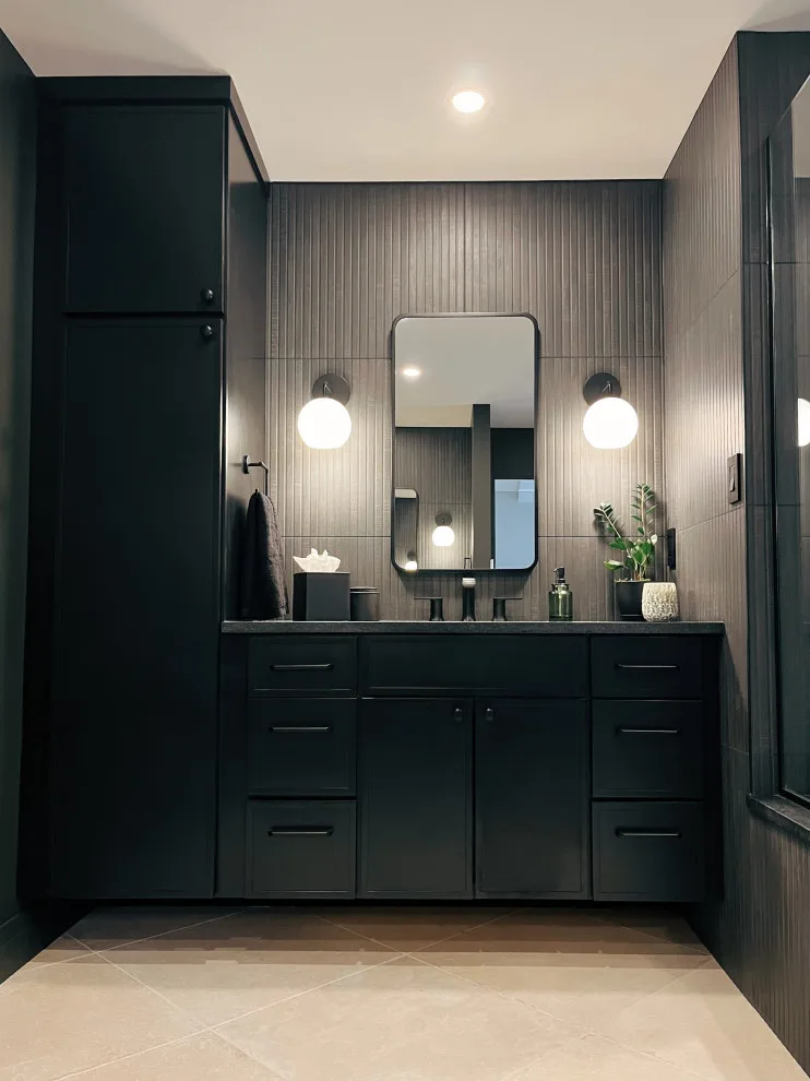 Luxurious and Spacious Main Bathroom by DesignFive, LLC - Steve Shorthouse - Photo 12