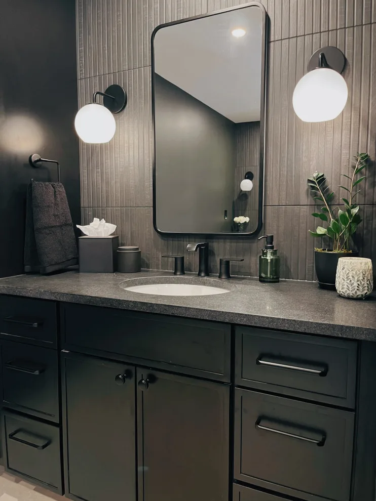Luxurious and Spacious Main Bathroom by DesignFive, LLC - Steve Shorthouse - Photo 9