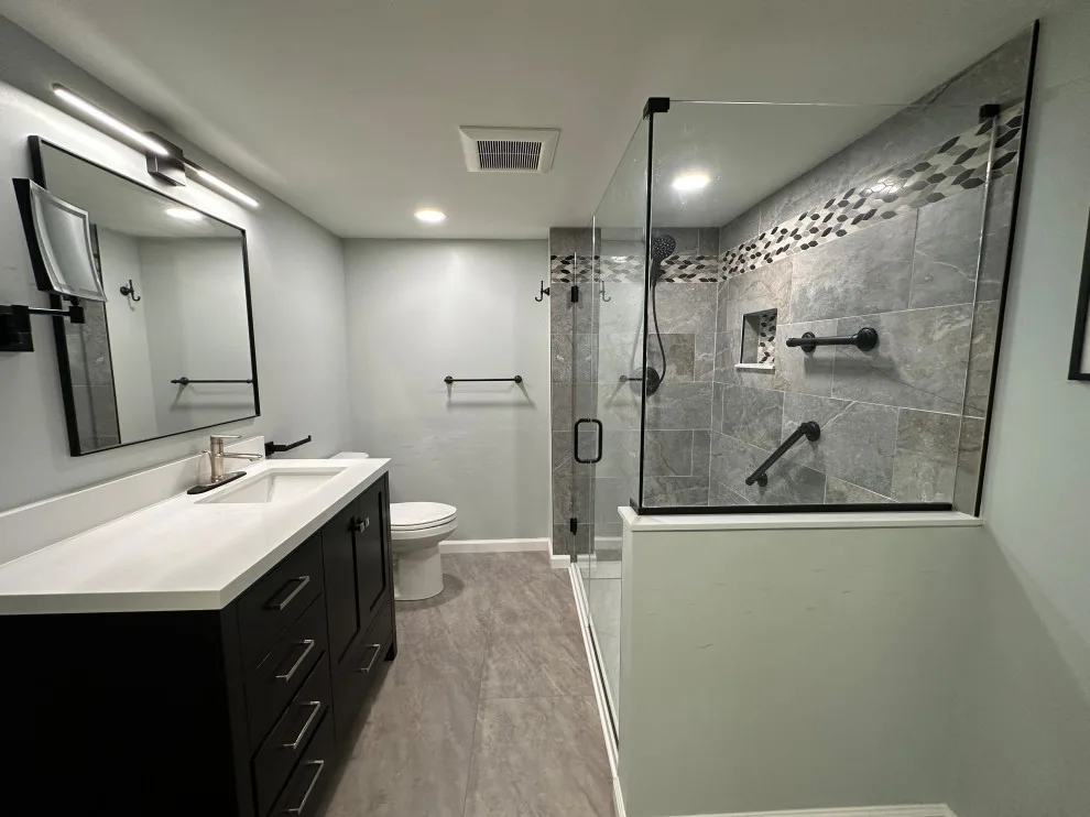 Natural Hued Guest Bathroom by Bonae Interiors - Photo 7