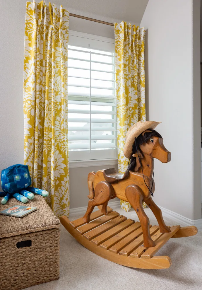 Children's area that is also ideal for visitors by Ruthie Staalsen Interiors - Photo 13