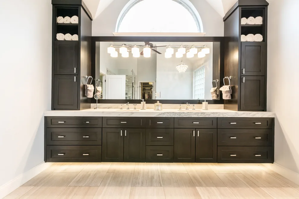 Chic Family Kitchen by Just The Thing Decorating, Staging, And Windows - Photo 16