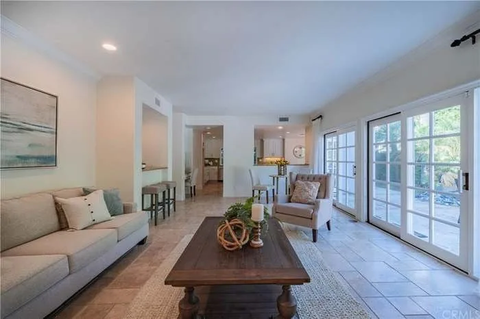 HOM Staging & Design - Photo 12